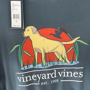 Vineyard Vines tshirt